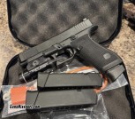 Gen 6 Glock 17 w/extras